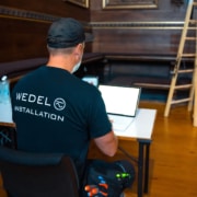 Elektriker arbejde ude hos kunde